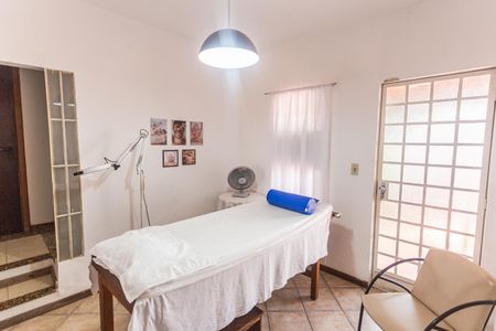 Casa à venda com 600m², 7 quartos e 2 vagasSala da Casa de Fundos