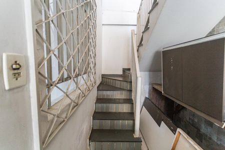 Casa à venda com 600m², 7 quartos e 2 vagasEscada de Acesso a Casa de Cima