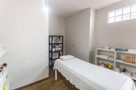 Casa à venda com 600m², 7 quartos e 2 vagasQuarto 1 da Casa de Fundos