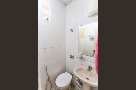 Casa à venda com 600m², 7 quartos e 2 vagasBanheiro Social da Casa de Cima