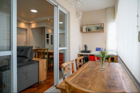 Apartamento à venda com 93m², 3 quartos e 2 vagasVaranda