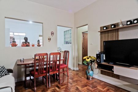 Casa à venda com 100m², 6 quartos e 2 vagasSala