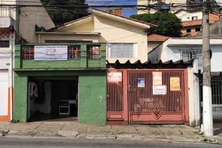 Casa à venda com 100m², 6 quartos e 2 vagasFachada + placa