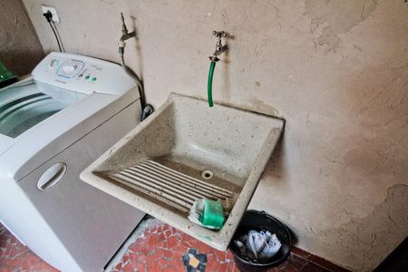 Casa à venda com 100m², 6 quartos e 2 vagasÁrea de Serviço