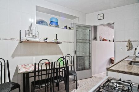 Casa à venda com 100m², 6 quartos e 2 vagasCasa 2 - cozinha