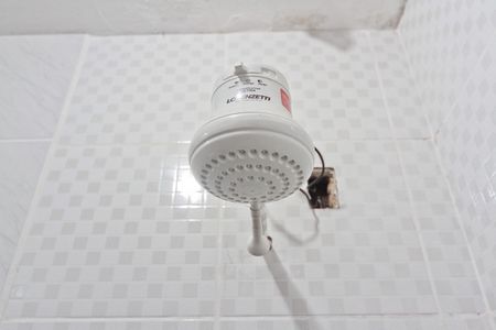 Casa à venda com 100m², 6 quartos e 2 vagasCasa 2 - banheiro