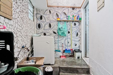 Casa à venda com 100m², 6 quartos e 2 vagasCasa 2 - área de serviço