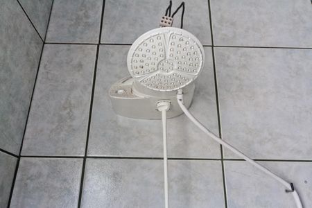 Casa à venda com 100m², 6 quartos e 2 vagasCasa 2 - banheiro da suíte 1