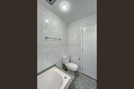 Apartamento para alugar com 170m², 4 quartos e 3 vagasBanheiro da Suíte 2