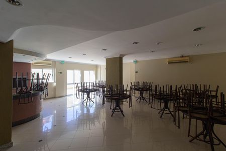 Apartamento à venda com 94m², 3 quartos e 2 vagas Apartamento à venda com 94m², 3 quartos e 2 vagasÁrea comum - Salão de festas