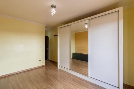 Casa à venda com 181m², 3 quartos e 2 vagasSuíte
