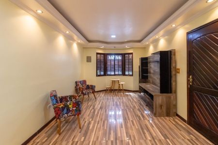 Casa à venda com 181m², 3 quartos e 2 vagasSala