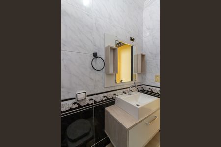 Casa à venda com 181m², 3 quartos e 2 vagasBanheiro