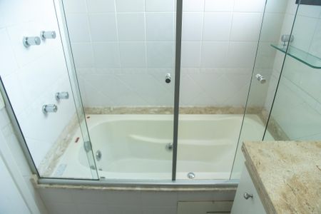 Apartamento à venda com 110m², 3 quartos e 3 vagasBanheiro da Suíte