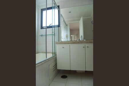 Apartamento à venda com 110m², 3 quartos e 3 vagasBanheiro da Suíte