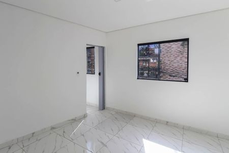 Casa para alugar com 60m², 2 quartos e sem vaga Casa para alugar com 60m², 2 quartos e sem vagaSala