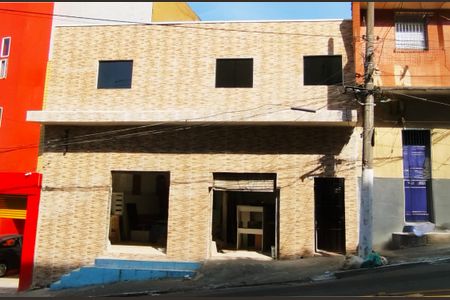 Casa para alugar com 60m², 2 quartos e sem vaga Casa para alugar com 60m², 2 quartos e sem vagaFachada