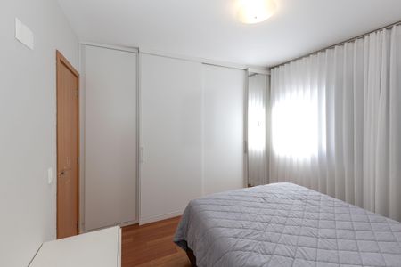 Apartamento à venda com 110m², 3 quartos e 2 vagasSuíte 1