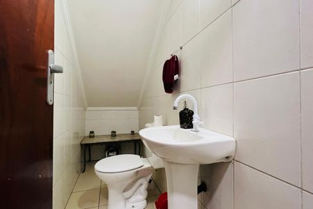 Casa à venda com 300m², 2 quartos e 2 vagasLavabo