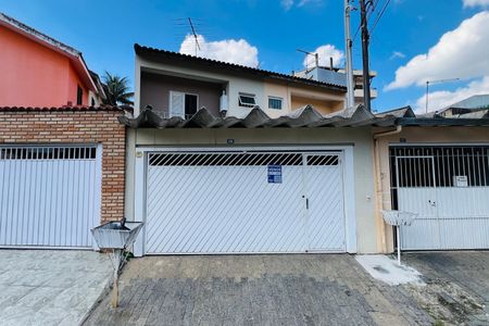 Casa à venda com 300m², 2 quartos e 2 vagasFachada