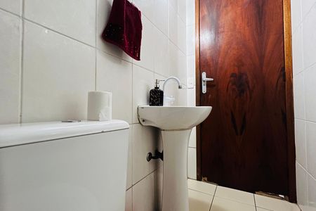 Casa à venda com 300m², 2 quartos e 2 vagasLavabo