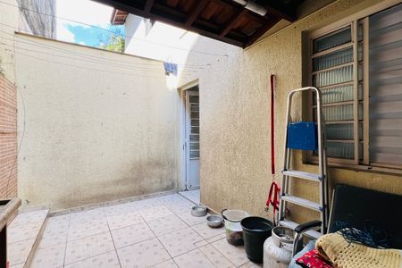 Casa à venda com 300m², 2 quartos e 2 vagasÁrea de Serviço