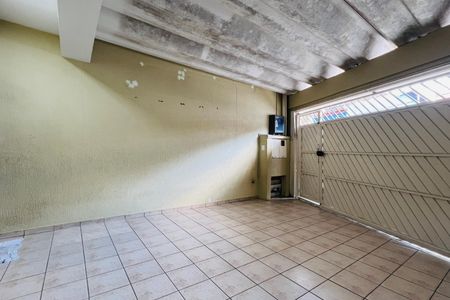 Casa à venda com 300m², 2 quartos e 2 vagasGaragem
