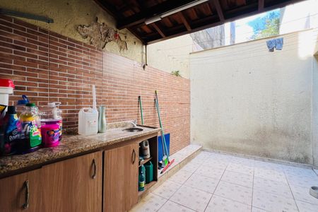 Casa à venda com 300m², 2 quartos e 2 vagasÁrea de Serviço