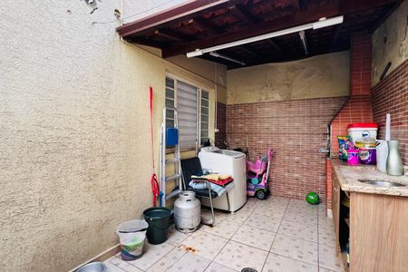 Casa à venda com 300m², 2 quartos e 2 vagasÁrea de Serviço