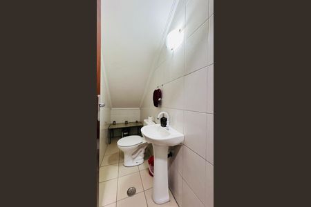 Casa à venda com 300m², 2 quartos e 2 vagasLavabo