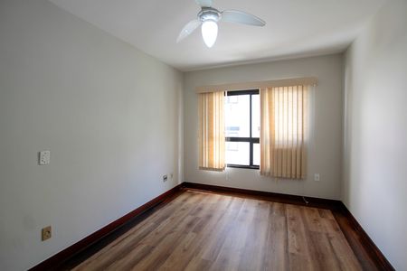 Apartamento à venda com 142m², 3 quartos e 2 vagasQuarto 2 suíte