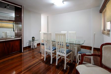 Apartamento à venda com 142m², 3 quartos e 2 vagasSala