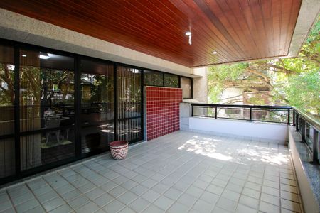 Apartamento à venda com 142m², 3 quartos e 2 vagasVaranda Sala