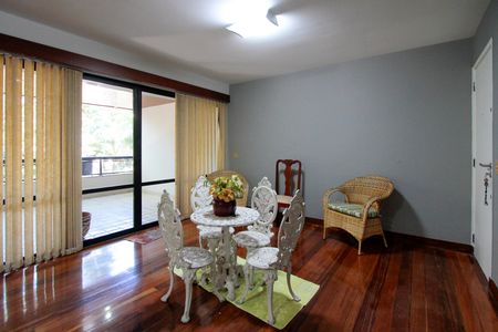 Apartamento à venda com 142m², 3 quartos e 2 vagasSala