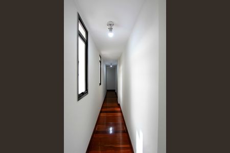 Apartamento à venda com 142m², 3 quartos e 2 vagasCorredor dos quartos