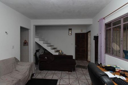 Casa para alugar com 200m², 2 quartos e 2 vagasSala