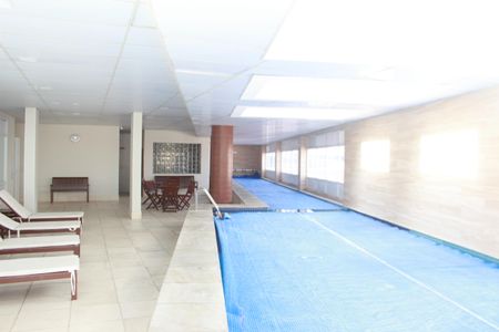 Apartamento para alugar com 70m², 2 quartos e 2 vagasÁrea comum - Piscina Coberta