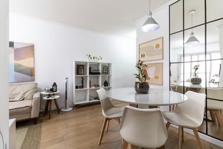 Apartamento à venda com 58m², 2 quartos e 1 vaga Apartamento à venda com 58m², 2 quartos e 1 vagaSala