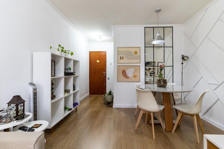 Apartamento à venda com 58m², 2 quartos e 1 vaga Apartamento à venda com 58m², 2 quartos e 1 vagaSala