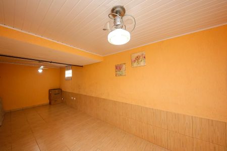 Casa à venda com 250m², 4 quartos e 2 vagas Casa à venda com 250m², 4 quartos e 2 vagasEdícula