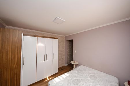 Casa à venda com 250m², 4 quartos e 2 vagas Casa à venda com 250m², 4 quartos e 2 vagasSuíte