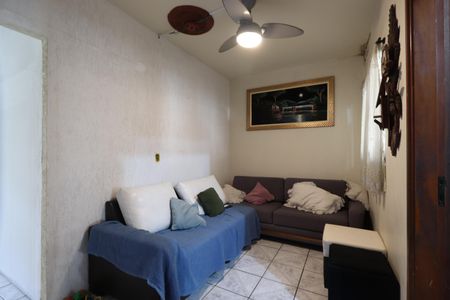 Casa à venda com 200m², 3 quartos e 2 vagasSala