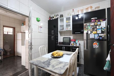 Casa à venda com 200m², 3 quartos e 2 vagasCozinha/Copa