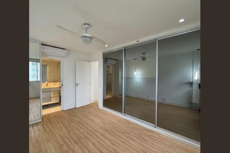 Apartamento à venda com 135m², 3 quartos e 2 vagasSuíte 1