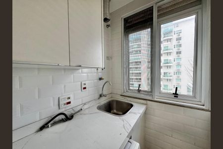 Apartamento à venda com 135m², 3 quartos e 2 vagasCozinha e Área de Serviço