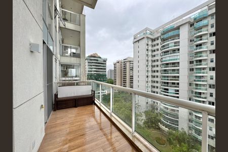 Apartamento à venda com 135m², 3 quartos e 2 vagasVaranda