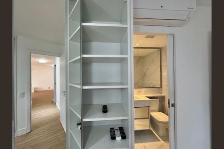 Apartamento à venda com 135m², 3 quartos e 2 vagasSuíte 1