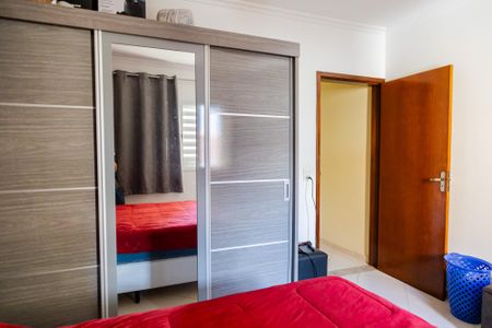 Casa à venda com 199m², 3 quartos e 5 vagas Casa à venda com 199m², 3 quartos e 5 vagasQuarto 2