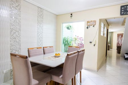 Casa à venda com 199m², 3 quartos e 5 vagas Casa à venda com 199m², 3 quartos e 5 vagasSala de Jantar