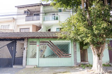 Casa à venda com 199m², 3 quartos e 5 vagas Casa à venda com 199m², 3 quartos e 5 vagasFachada